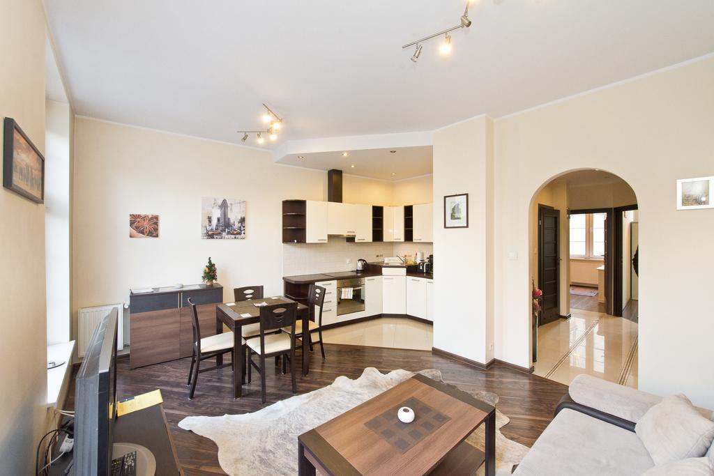 Gdanskie Apartamenty - Apartamenty - Dluga Z Widokiem Na Ratusz I Nad Motlawa Szoba fotó